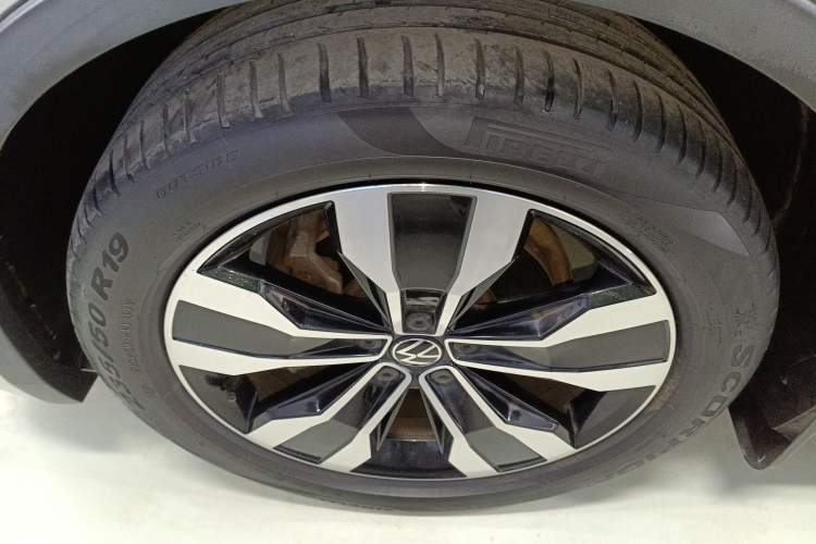 Used Volkswagen Tiguan L 2022 330TSI Automatic Two-Wheel Drive R-Line Enhanced Edition