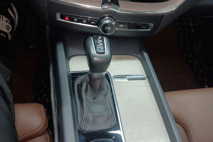 Used Volvo XC60 2020 T5 4x4 Smart Luxury Edition
