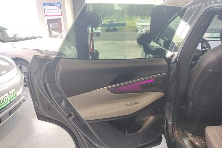 Used Lynk & Co 08 EM-P 2023 220km All-Wheel-Drive Performance Halo