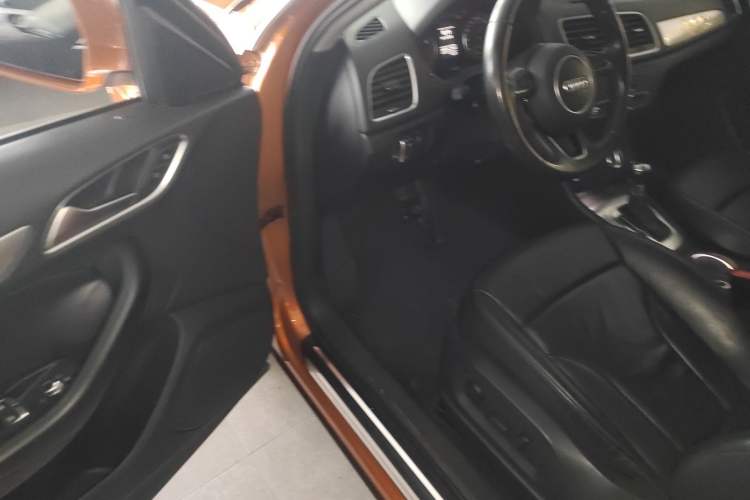 Used Audi Q3 2015 35 TFSI Comfort Model
