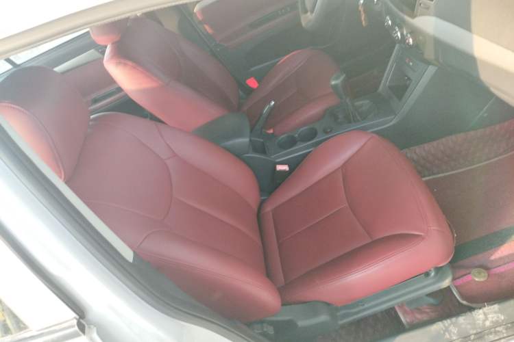 Used Roewe 350 2015 1.5L Manual Luxury Sunroof Edition
