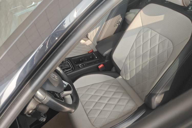 Used Volkswagen Magotan 2023 2 Million Units Commemorative Edition 330TSI DSG Luxury Version