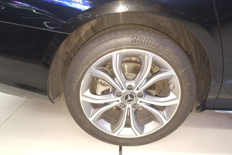 Used Mercedes-Benz E-Class 2021 Restyled E 300 L Sporty and Stylish Edition
