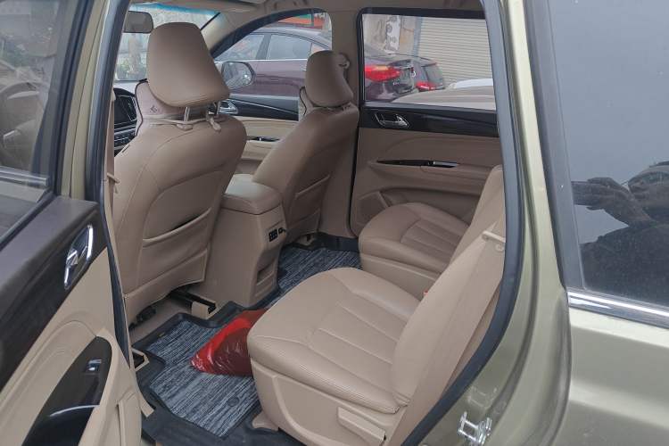 Used Baojun 730 2016 1.5L Manual Comfort Version 7 Seats China V Emission Standard