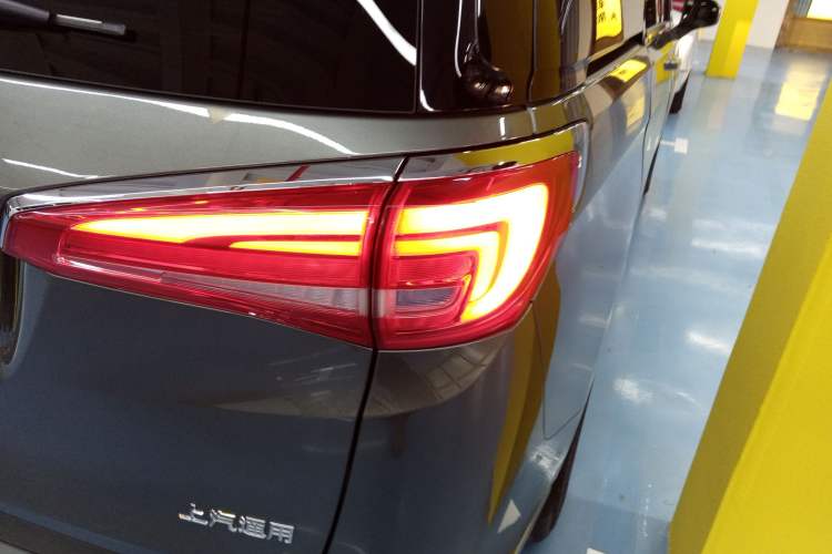 Used Buick GL8 2017 ES 28T Comfort Model China V Standard
