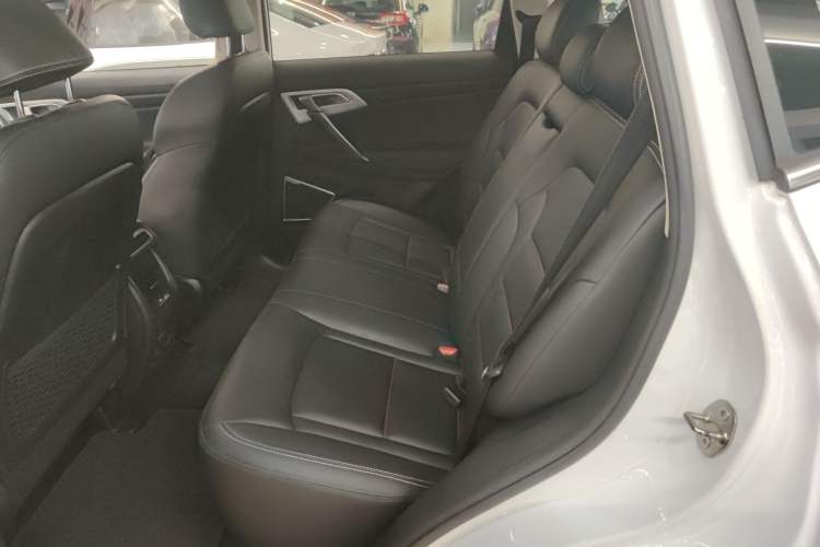 Used Geely Auto Emgrand X7 Sport 2020 1.8TD DCT Two-Wheel Drive Smart Connect 4G-Enabled Version
