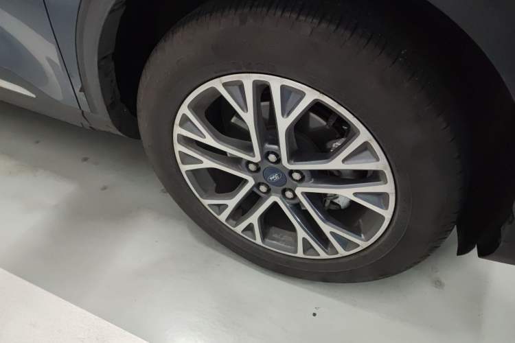 Used Ford Escape 2020 EcoBoost 245 Two-Wheel-Drive Titanium Edition
