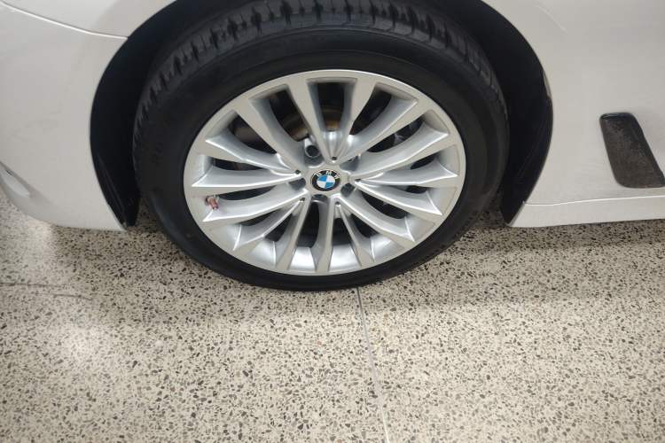 Used BMW 5 Series 2019 Facelifted 530Li Leading Edition Luxury Package
