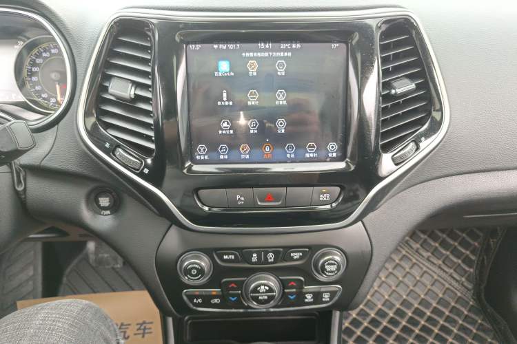 Used  Cherokee 2020 2.0T Two-Wheel Drive Leading Edition
