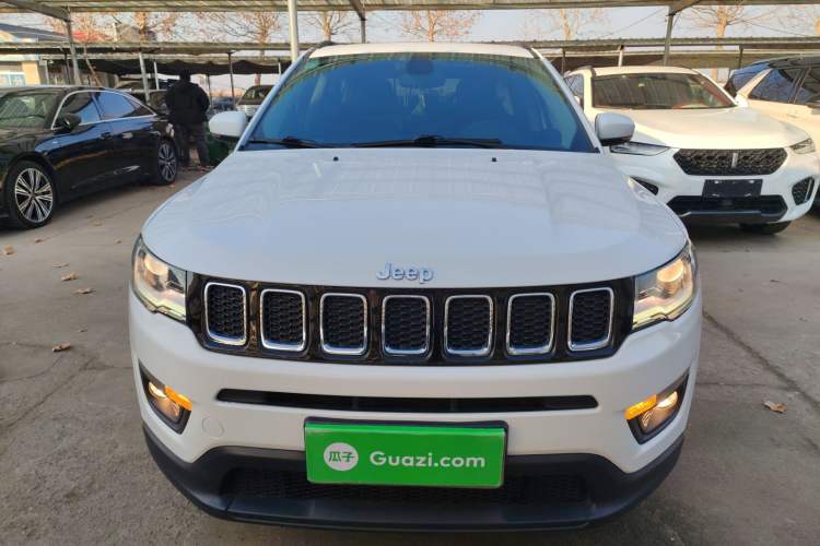 Used  Compass 2019 200T Automatic Family Edition - Connected Large Screen Version