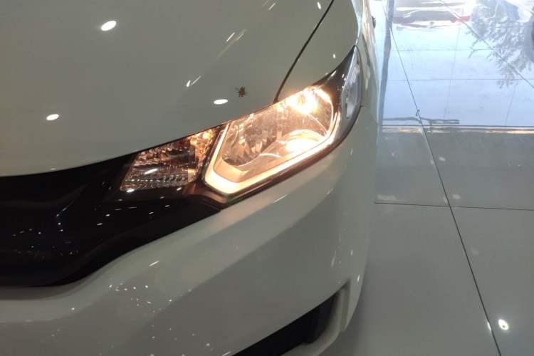 Used Honda Fit 2016 1.5L LXS CVT Comfort Sunroof Version
