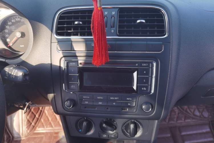 Used Volkswagen Polo 2013 1.6L Automatic Comfort Edition
