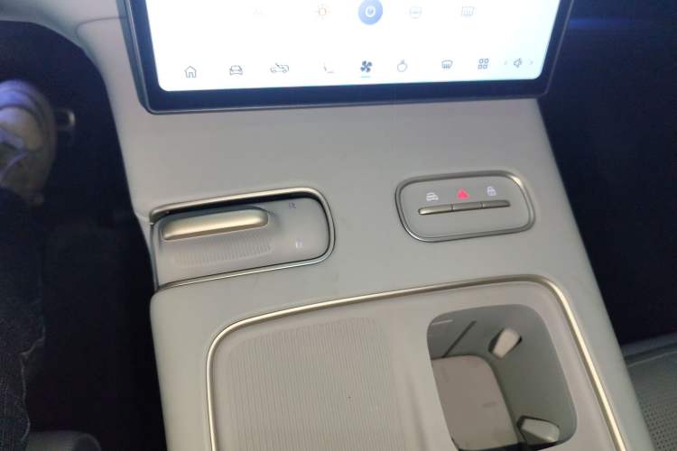 Used Nio ES8 2024 75 kWh