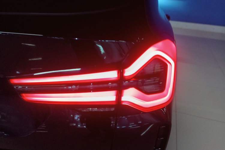 Used BMW iX3 2022 Leading Type
