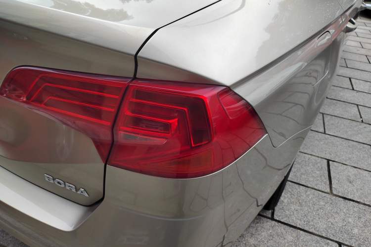 Used Volkswagen Bora 2016 1.6L manual Comfort trim level
