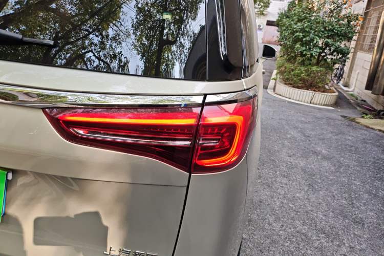 Used Buick GL8 2020 ES Land Cruiser 653T Luxury Model
