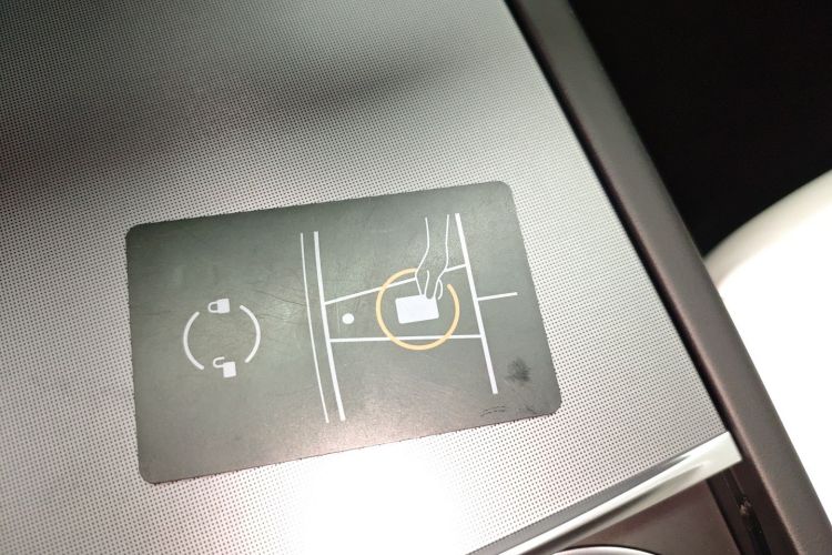 Used Tesla Model Y 2025 Rear-Wheel-Drive Version