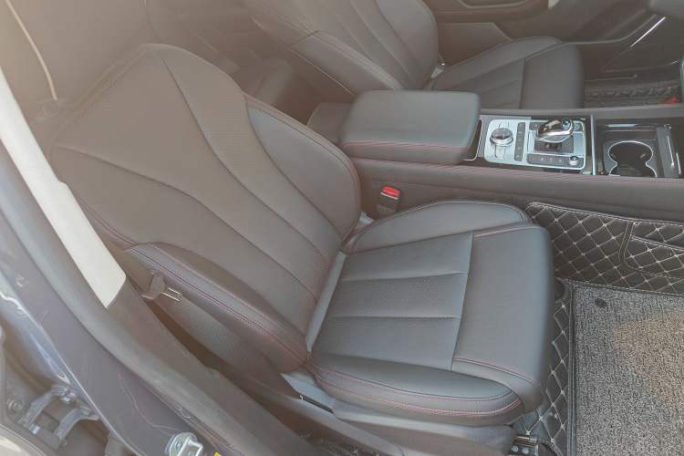 Used BYD Tang New Energy 2018 DM 2.0T All-Wheel Drive Smart Connectivity Luxury Model 7 Seats China V Emission Standard