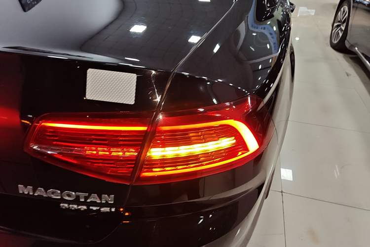 Used Volkswagen Magotan 2018 280TSI DSG Leading Model
