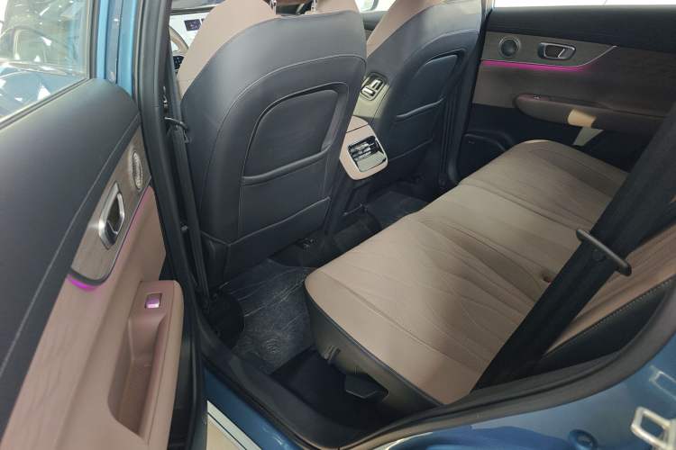 Used Chery Tiggo 8 PLUS C-DM 2025 1.5T 116 km Prestige Version 5 Seats