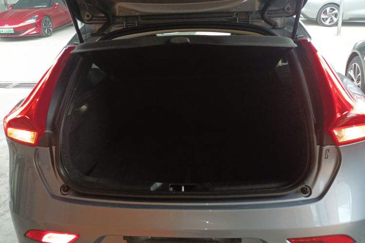 Used Volvo V40 2018 T3 Zhiya Edition