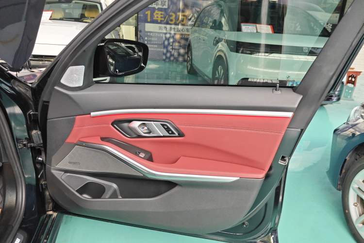 Used BMW 3 Series 2025 330Li M Sport Shadowline Package
