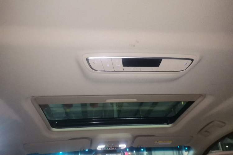 Used Buick GL8 2022 ES Landtrek 653T Luxury Edition