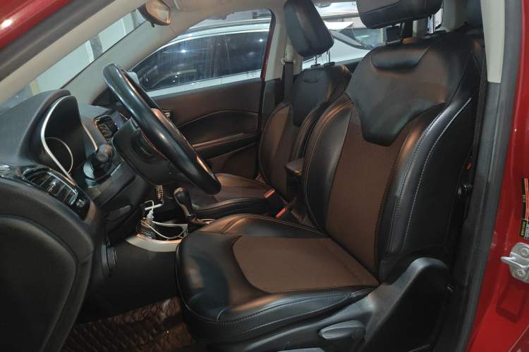 Used  Compass 2017 200T Automatic Enjoyment Version