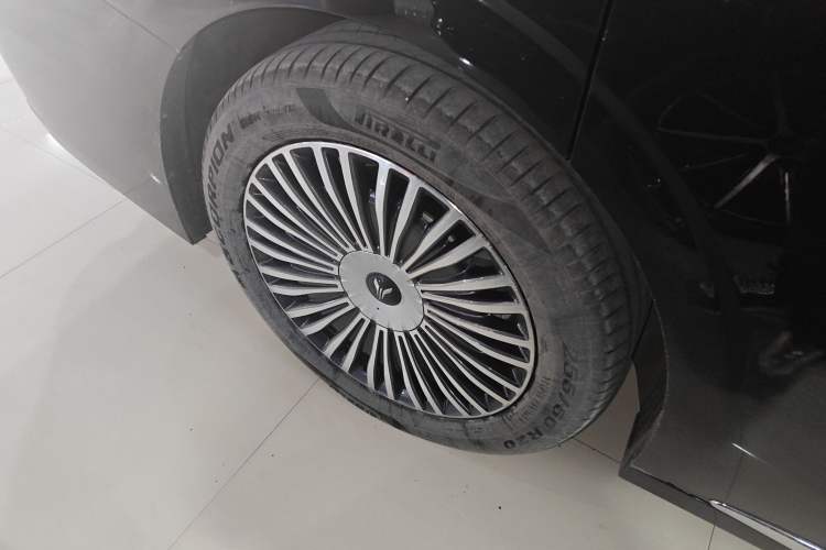 Used VOYAH Dream 2025 PHEV Four-Wheel-Drive Flagship Kunpeng Edition
