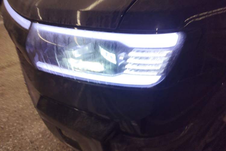 Used  Leopard 8 2025 Smart & Brave Flagship Edition 7 Seats
