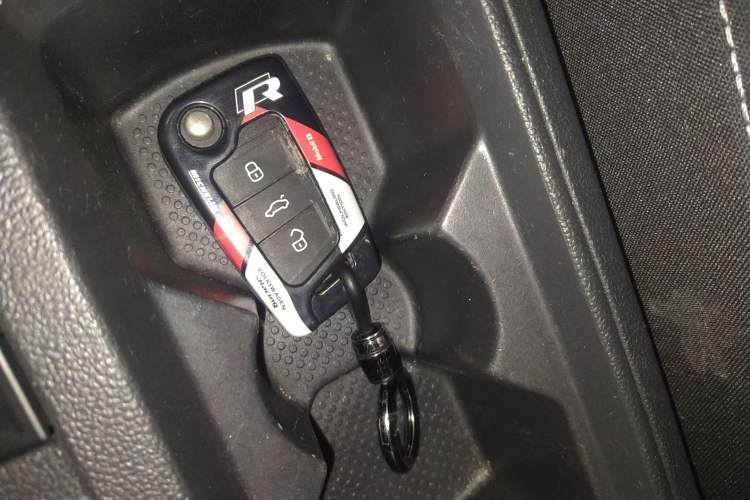 Used Volkswagen T-ROC 2019 280TSI DSG Two-Wheel Drive Comfort Version China VI Standard
