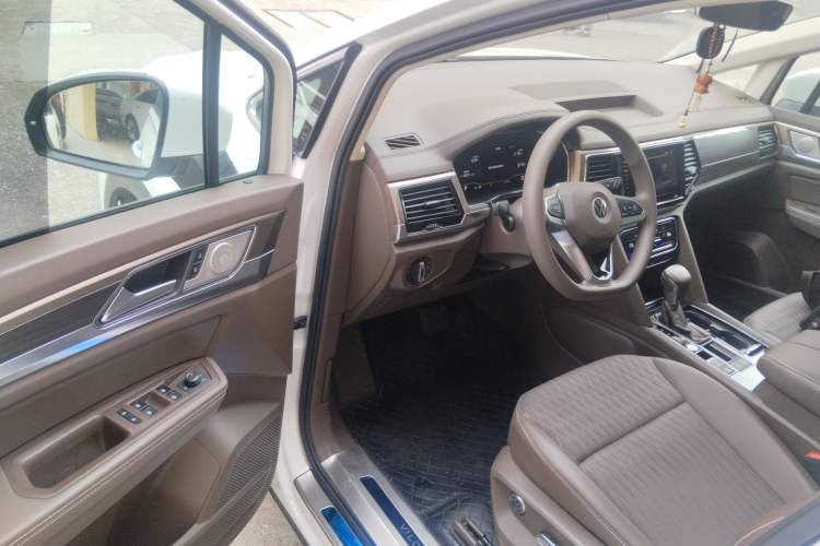 Used Volkswagen Viloran 2020 330TSI Business Edition
