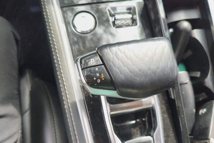 Used Changan CS85 COUPE 2019 1.5T DCT Luxury Version China VI Standard