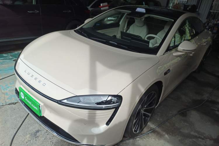 Used Hima Luxeed S7 2025 855 km Max