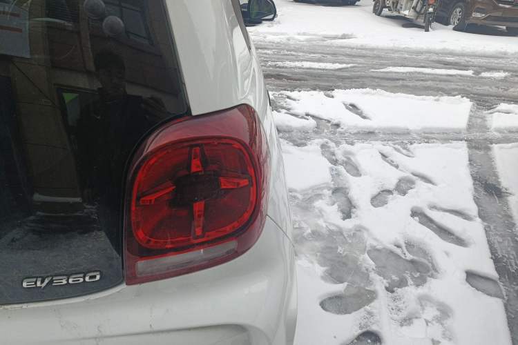 Used Roewe Clever 2021 302 km New Four-Seater Super-Efficient Version