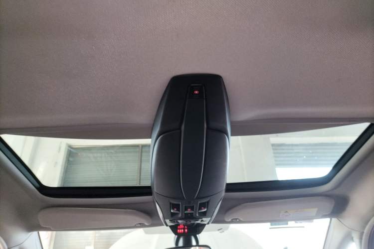 Used  5 2015 1.6T Elegant Edition THP160
