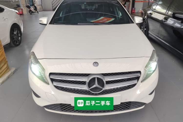 Used Mercedes-Benz A-Class (Import) 2015 A 200 Fashion Model

