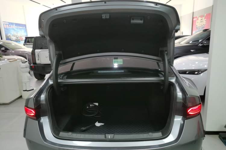 Used BYD Qin PLUS 2025 DM-i Smart Drive 55KM Leading Model
