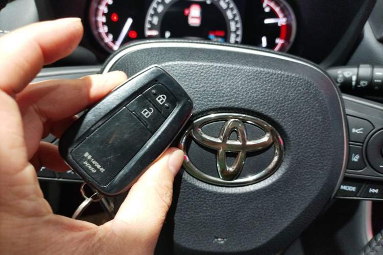 Used Toyota RAV4 2020 2.0L CVT Four-Wheel Drive Prestige Edition