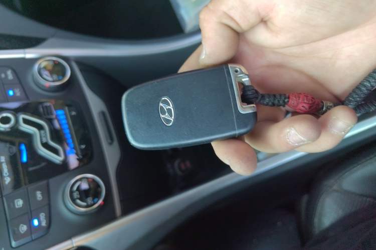 Used Hyundai Sonata 2014 2.0L Automatic Luxury Edition
