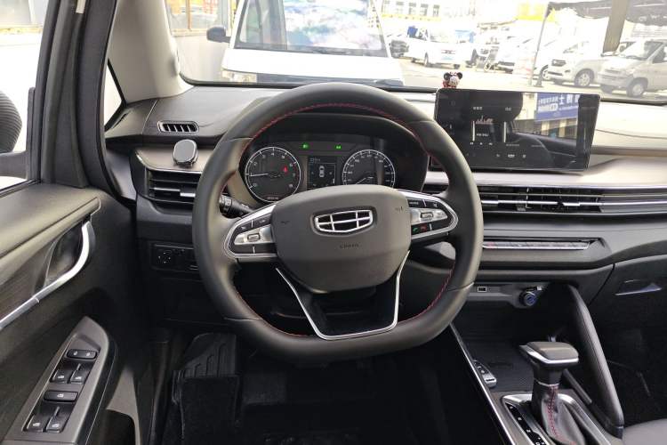 Used Geely Auto Vision X3 2021 PRO 1.5L CVT Deluxe Model
