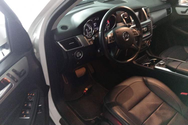 Used Mercedes-Benz M-Class 2014 ML 320 4MATIC
