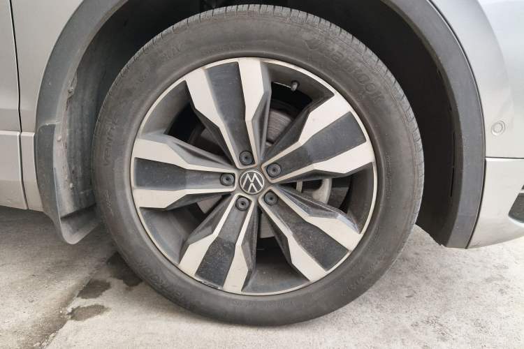 Used Volkswagen Tiguan L 2022 380TSI Automatic All-Wheel Drive R-Line Enhanced Comfort 7-Seater
