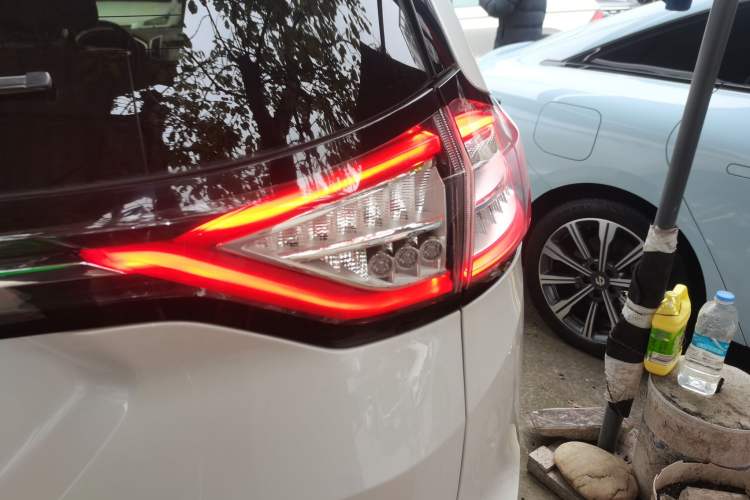 Used Ford Edge 2016 EcoBoost 245 Two-Wheel-Drive Titanium 7-Seater