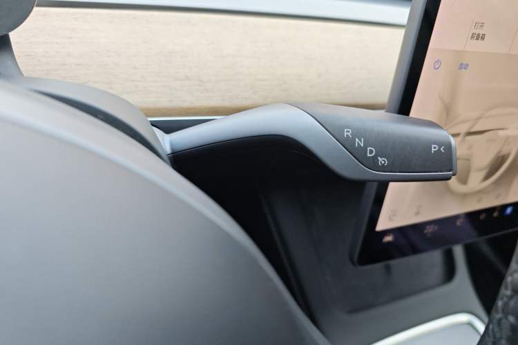 Used Tesla Model Y 2021 Long-Range All-Wheel-Drive Version
