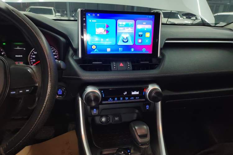 Used Toyota Wildlander 2022 2.0L CVT Two-Wheel Drive Leading Edition
