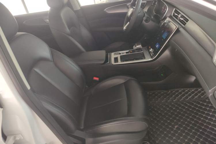 Used Roewe RX5 2020 PLUS 300TGI Automatic Ali National Style Luxury Edition
