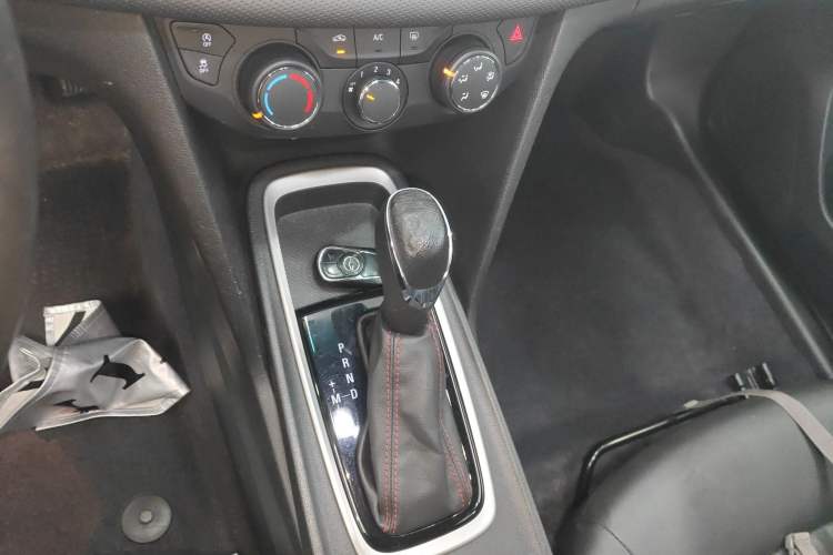 Used Chevrolet Monza 2020 Light Hybrid Redline 320T Dual-Clutch Joyful Edition
