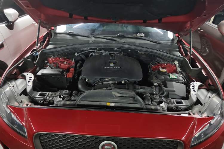 Used Jaguar F-PACE 2016 2.0T Two-Wheel-Drive R-Sport Sport Edition
