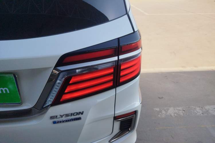 Used Honda Elysion 2019 2.0L Hybrid Luxury Edition
